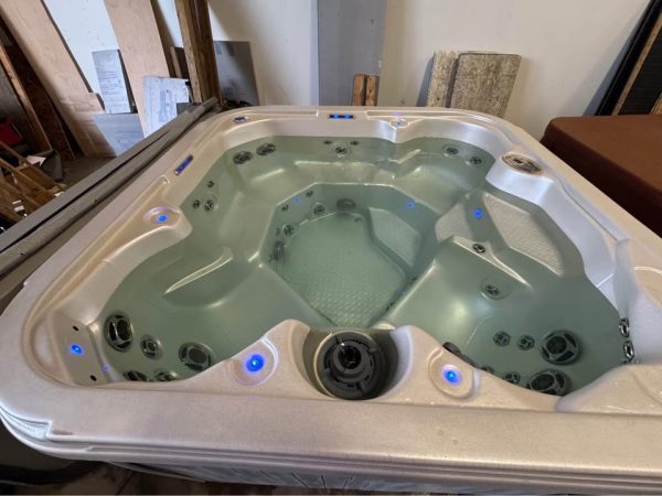 Pacific Spa Used Hot Tub